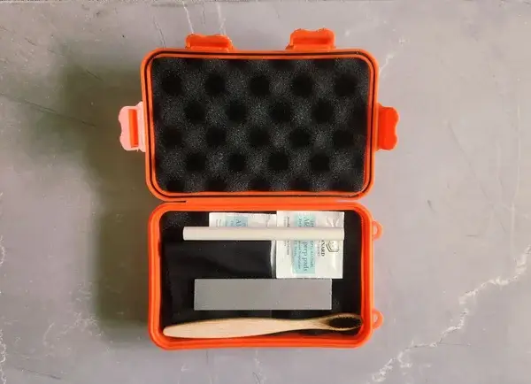 "BUSH LIFE" Field Kit. - Image 4