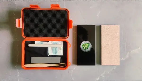 "BUSH LIFE" Field Kit. - Image 3